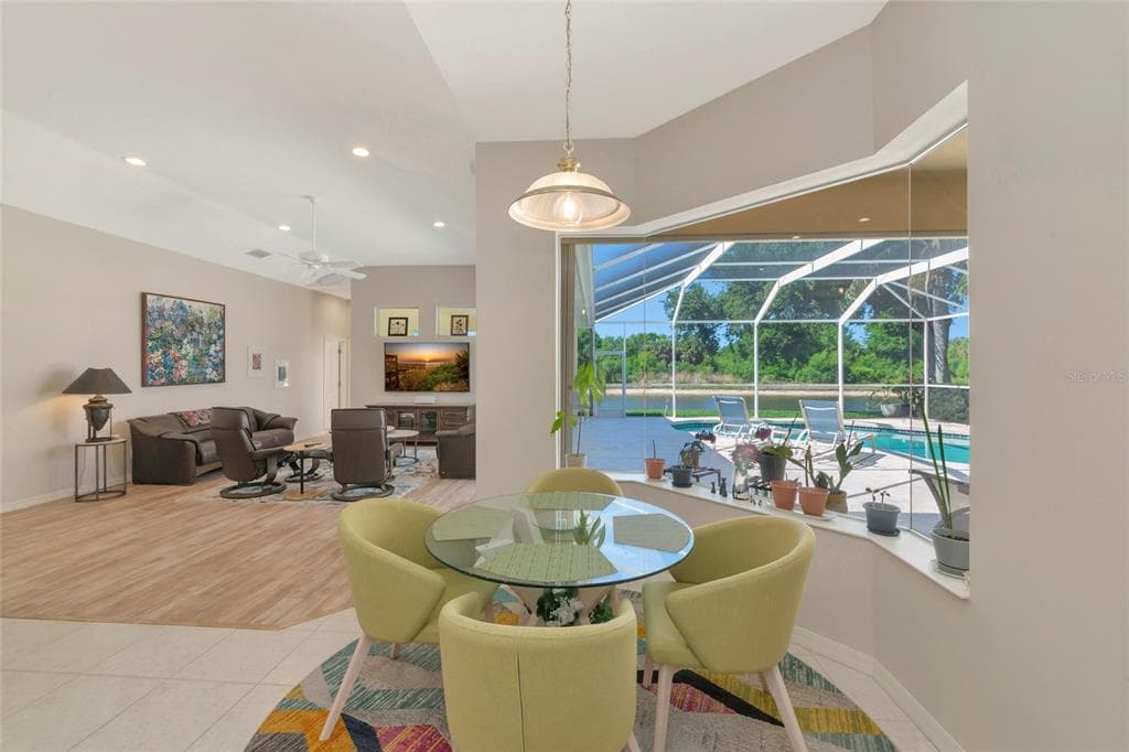 4956 BRIDGEHAMPTON BOULEVARD photo 12