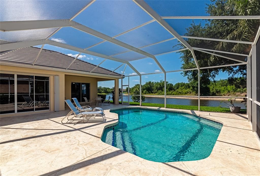 4956 BRIDGEHAMPTON BOULEVARD photo 3