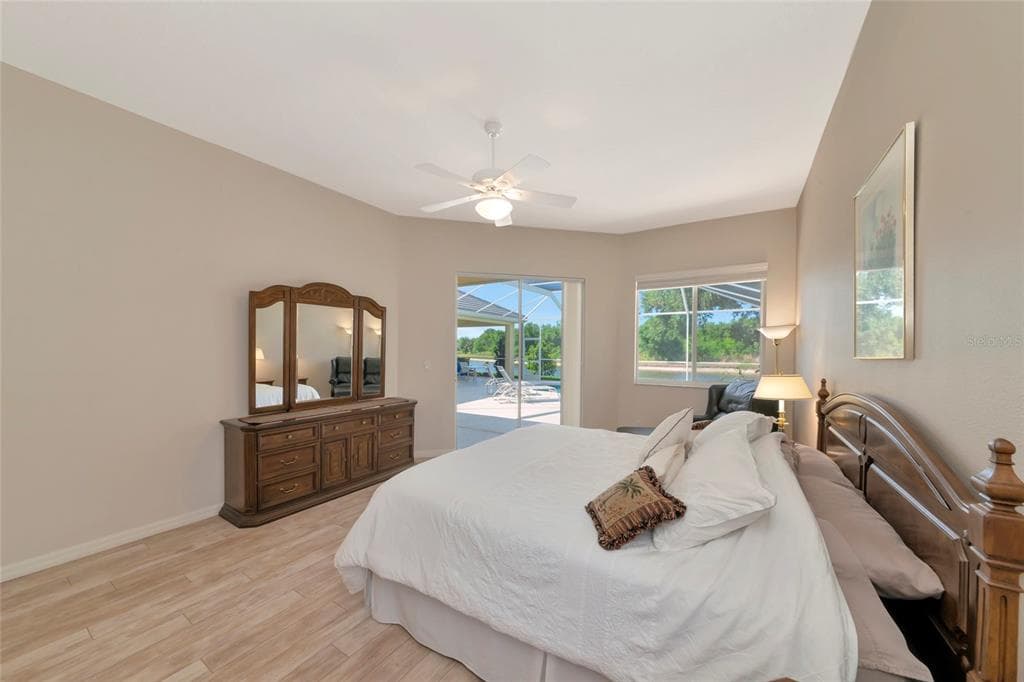 4956 BRIDGEHAMPTON BOULEVARD photo 14