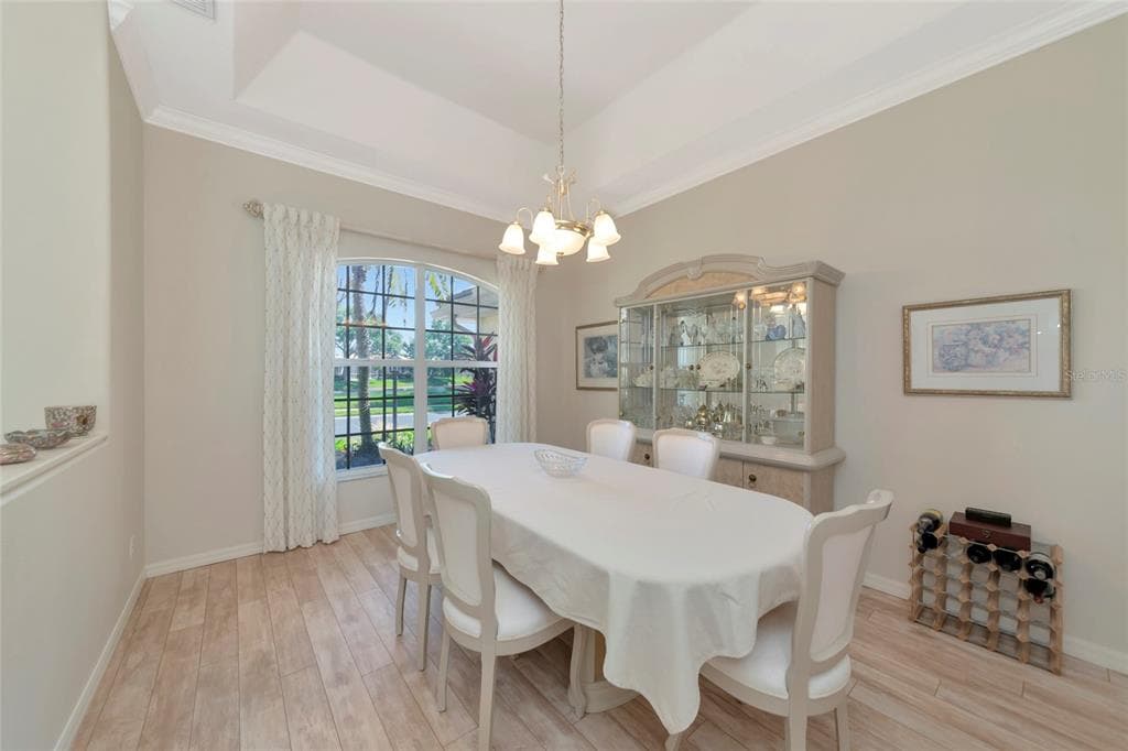 4956 BRIDGEHAMPTON BOULEVARD photo 8