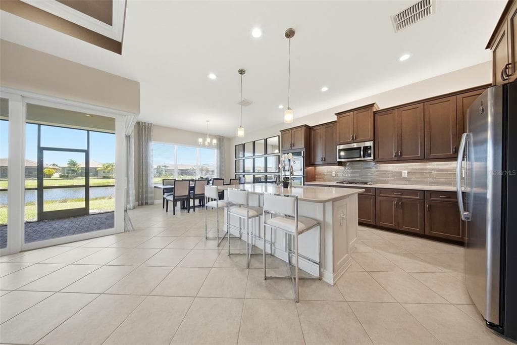 15528 CORONA DEL MAR DRIVE photo 4