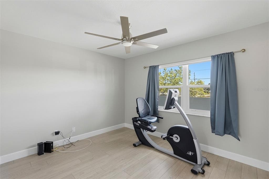 1100 PINELLAS BAYWAY S G2 photo 15