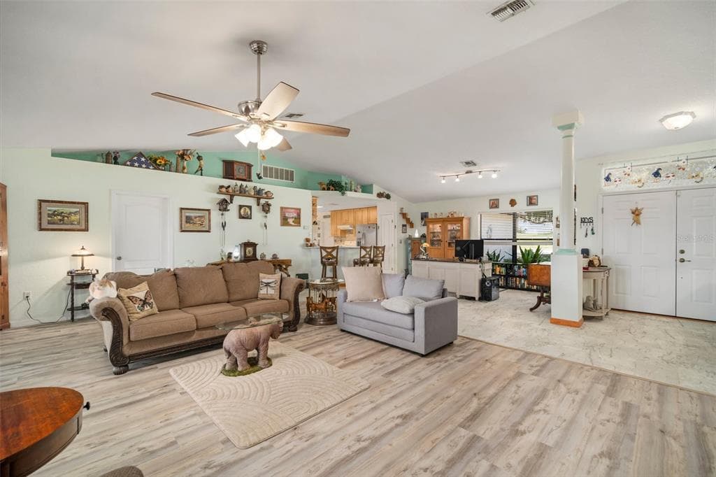 1472 IVYDALE ROAD photo 7
