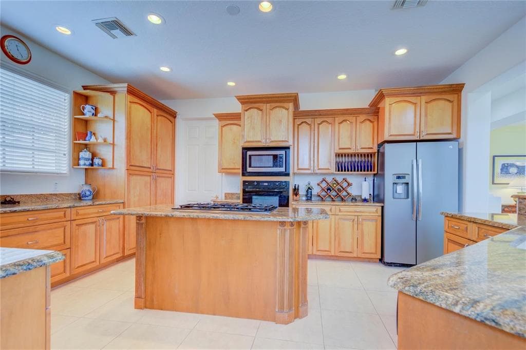 7352 GULF WAY photo 16