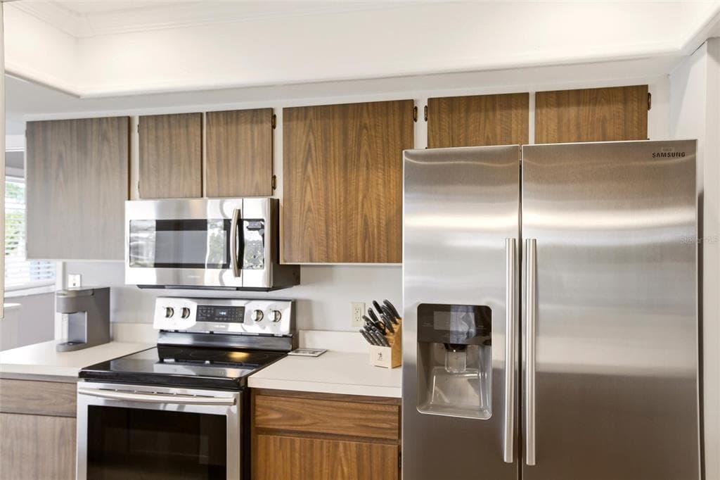79 TROPICANA DRIVE photo 10