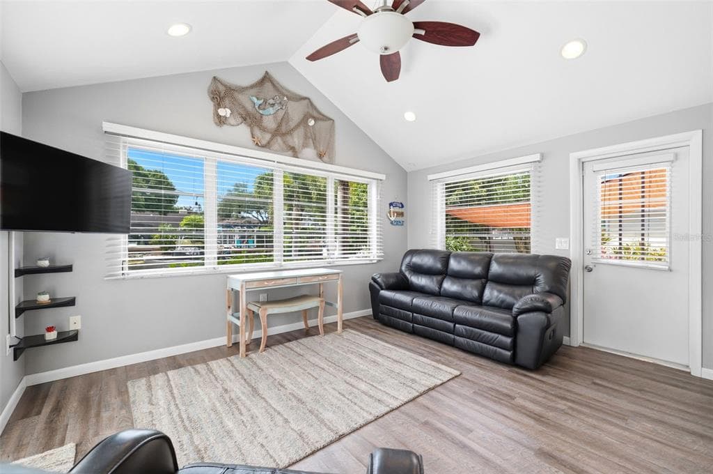 51 CYPRESS DRIVE photo 18