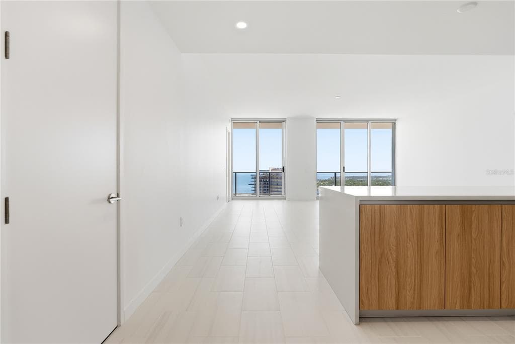 400 CENTRAL AVE 3506 photo 12