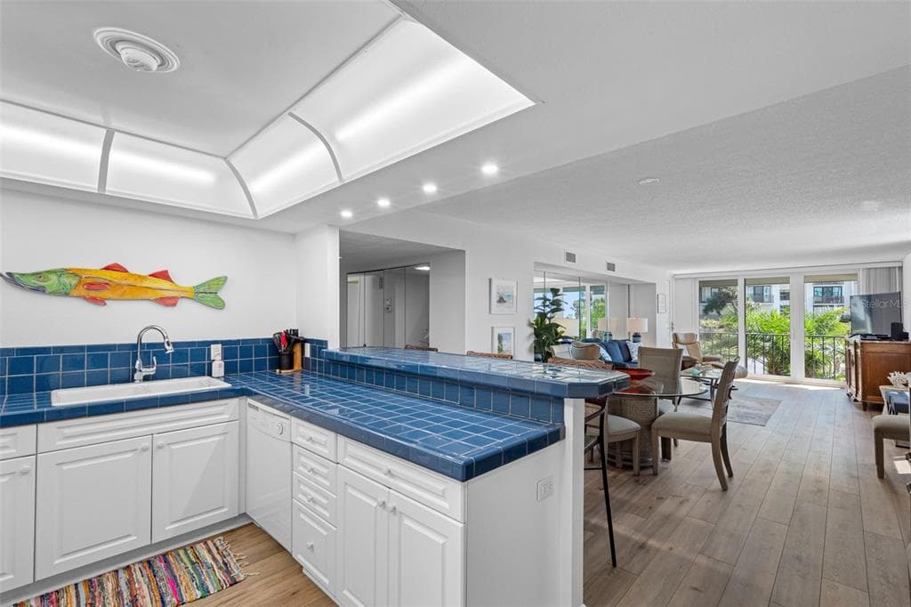 1400 GULF BOULEVARD 101 photo 11