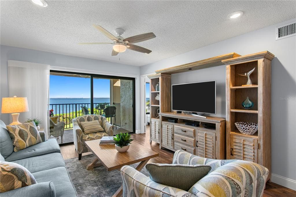 6104 PALMA DEL MAR BOULEVARD S 210 photo 5