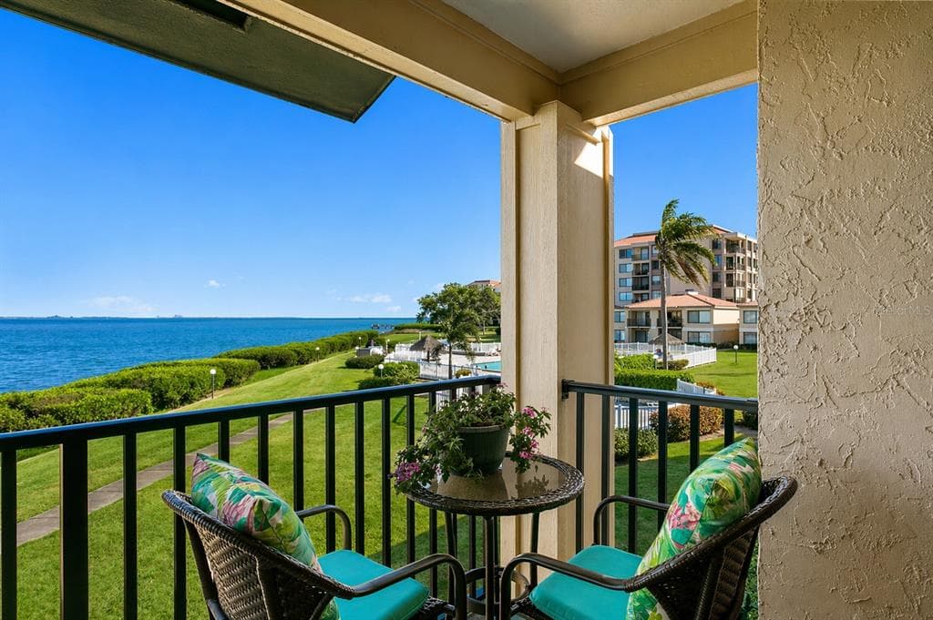 6104 PALMA DEL MAR BOULEVARD S 210 photo 9