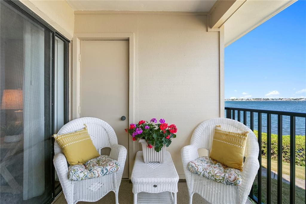 6104 PALMA DEL MAR BOULEVARD S 210 photo 8
