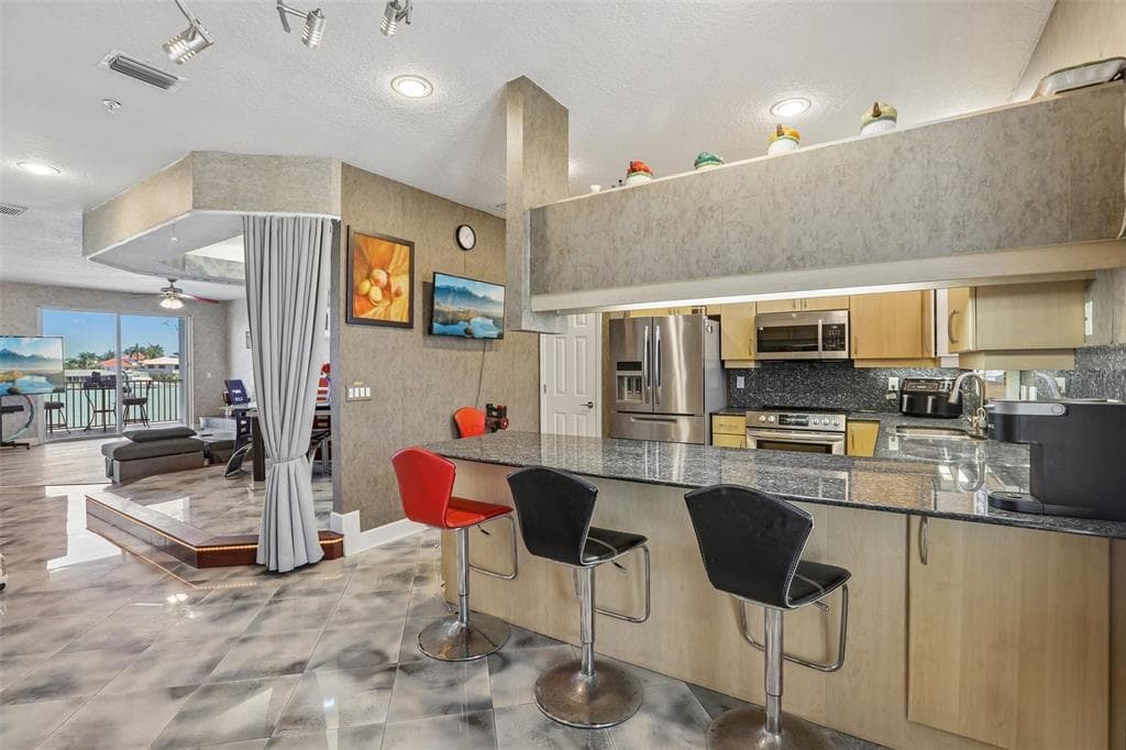 113 YACHT CLUB CIRCLE photo 15