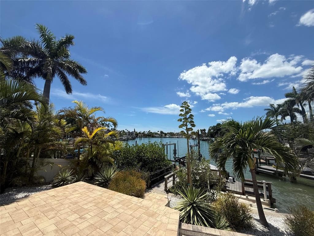 2162 W VINA DEL MAR BOULEVARD photo 2