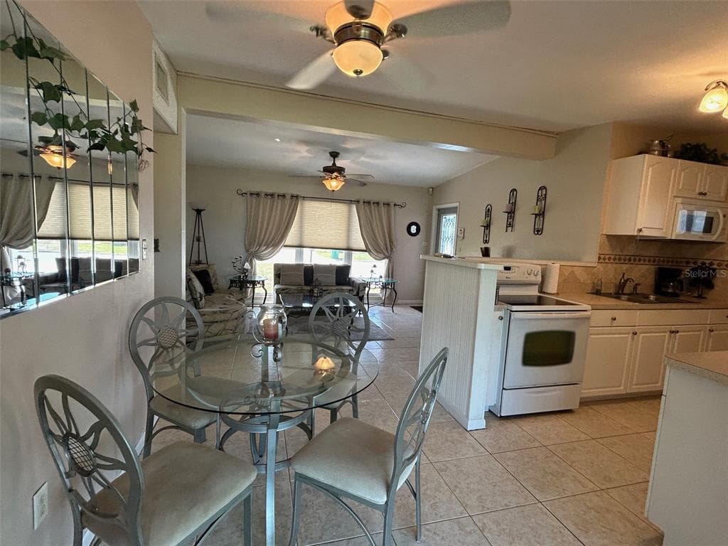 123 POINSETTIA CIRCLE NE photo 10