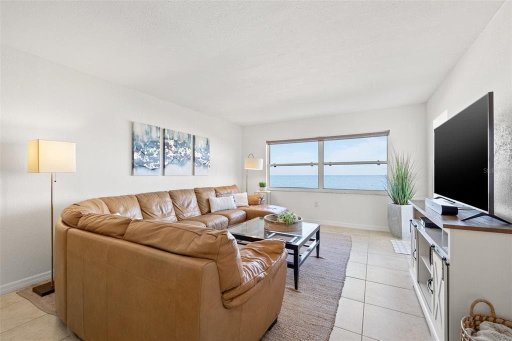 1270 GULF BOULEVARD 1007 photo 4