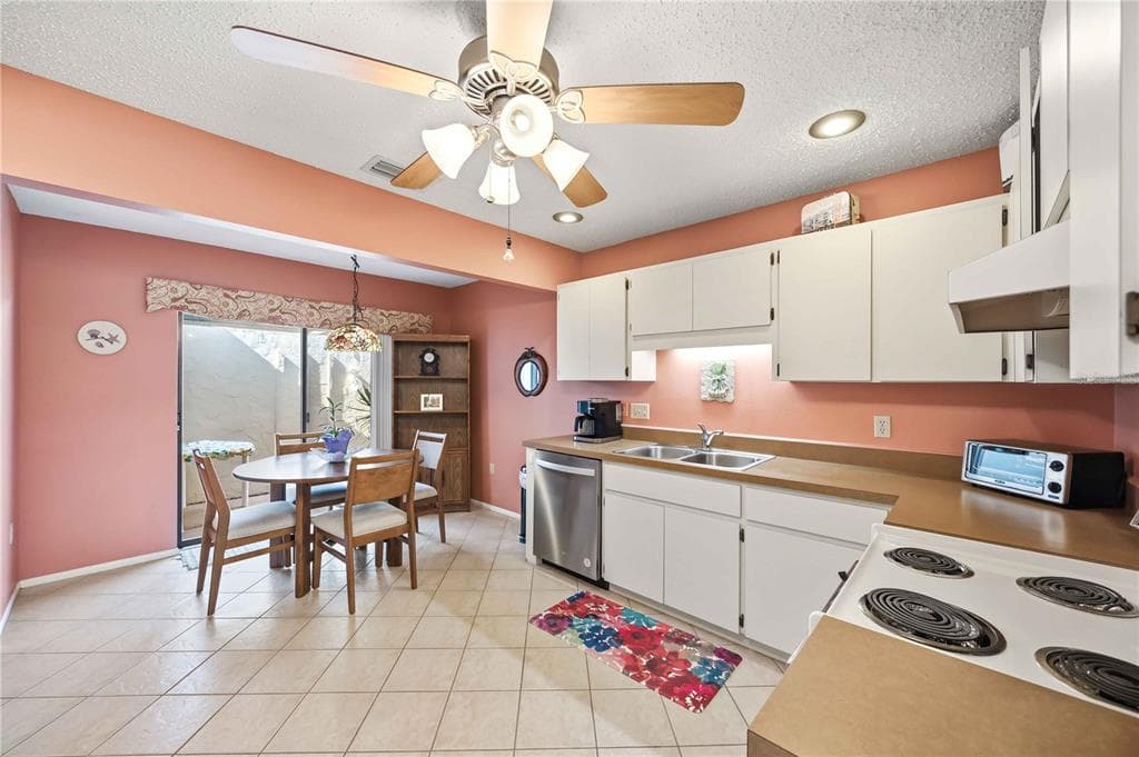 38 PEBBLE ROCK DRIVE photo 5