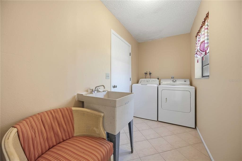 38 PEBBLE ROCK DRIVE photo 11