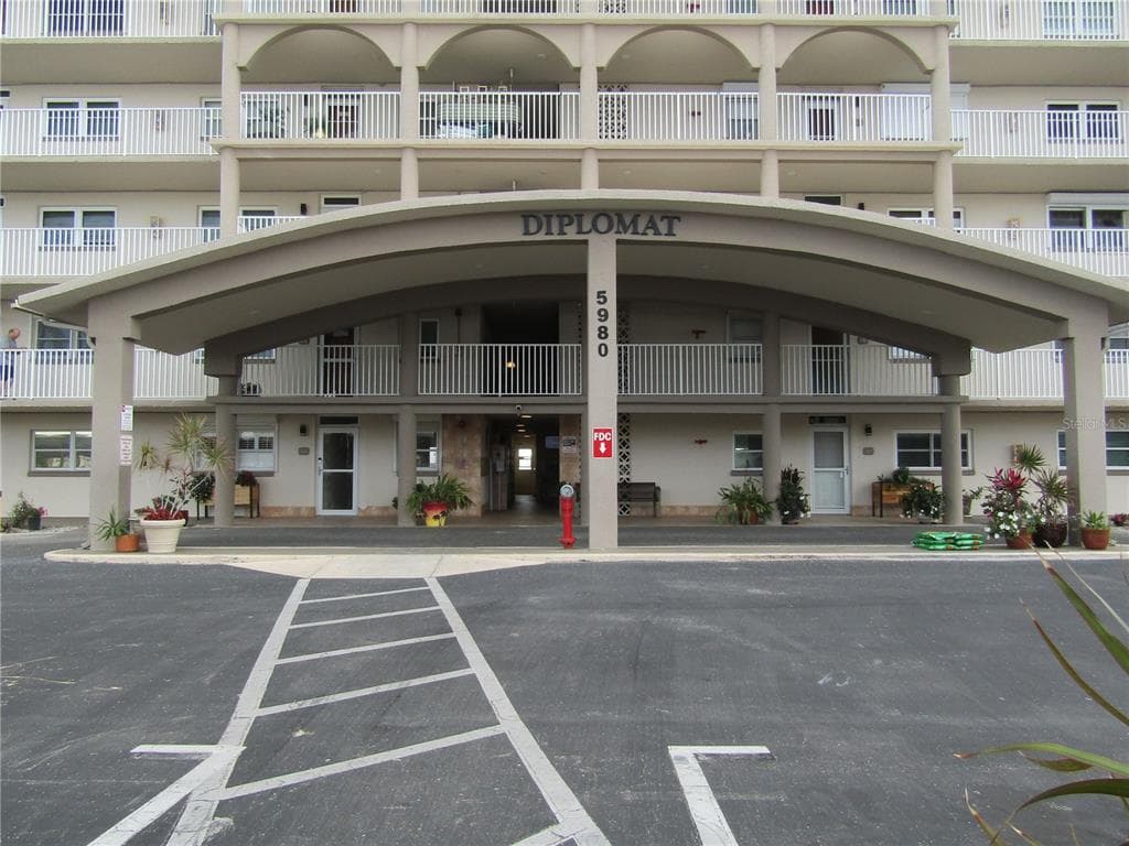5980 SHORE BOULEVARD S 901 photo 1