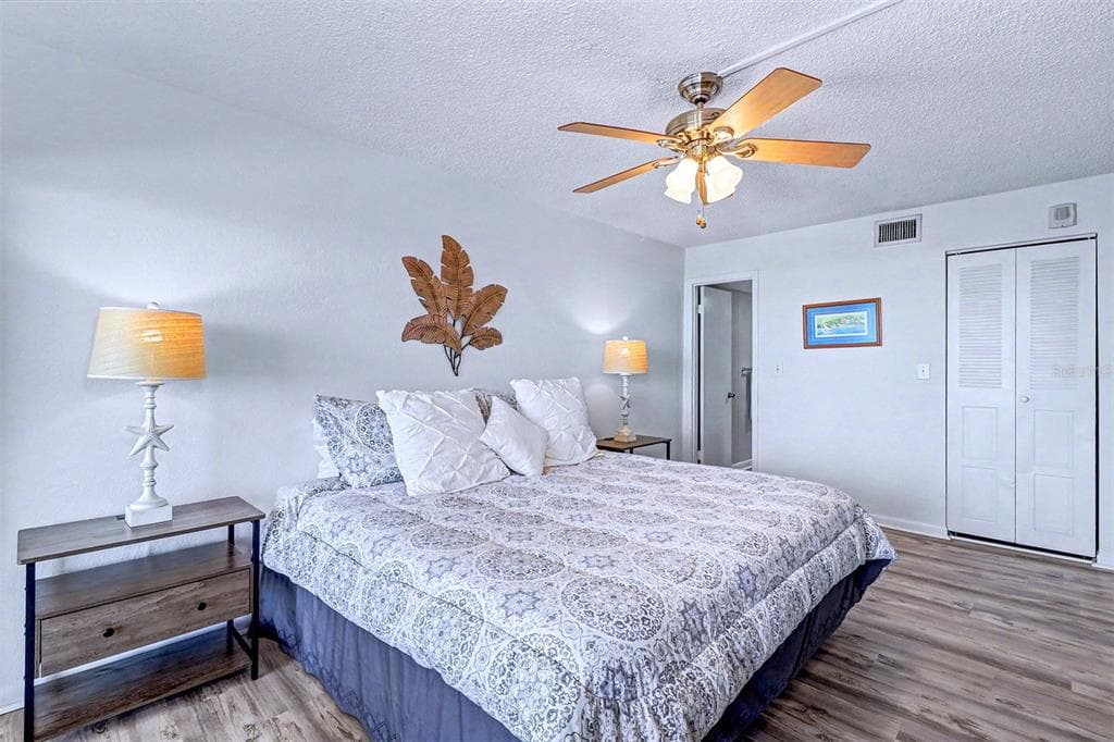1230 GULF BOULEVARD 404 photo 19