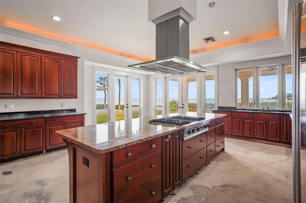 1721 GULF ROAD photo 8