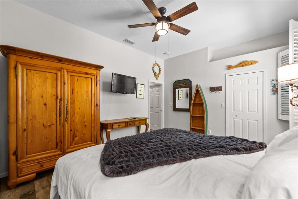 1012 KINGSBOROUGH GARDENS COURT photo 23