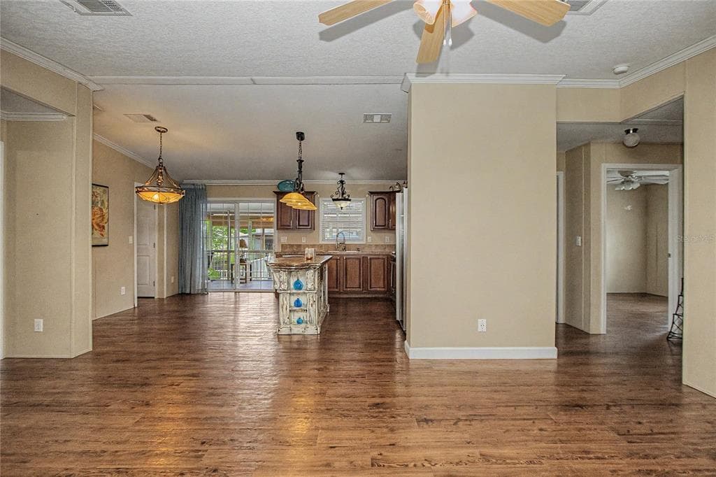 56348 MAPLE ROAD photo 11