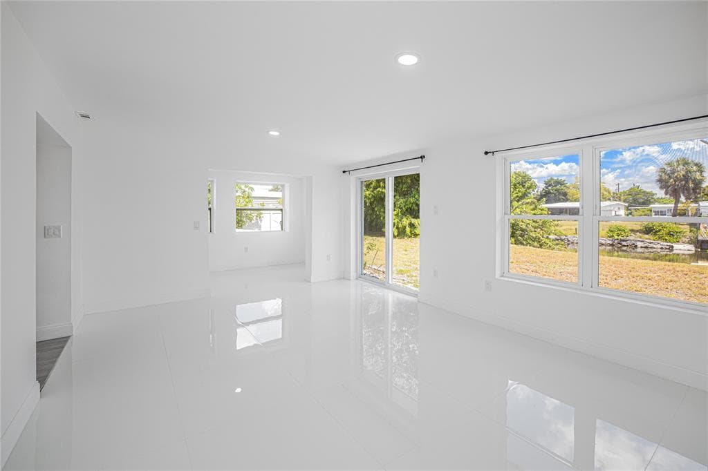 203 WATERWAY CIRCLE NE photo 19