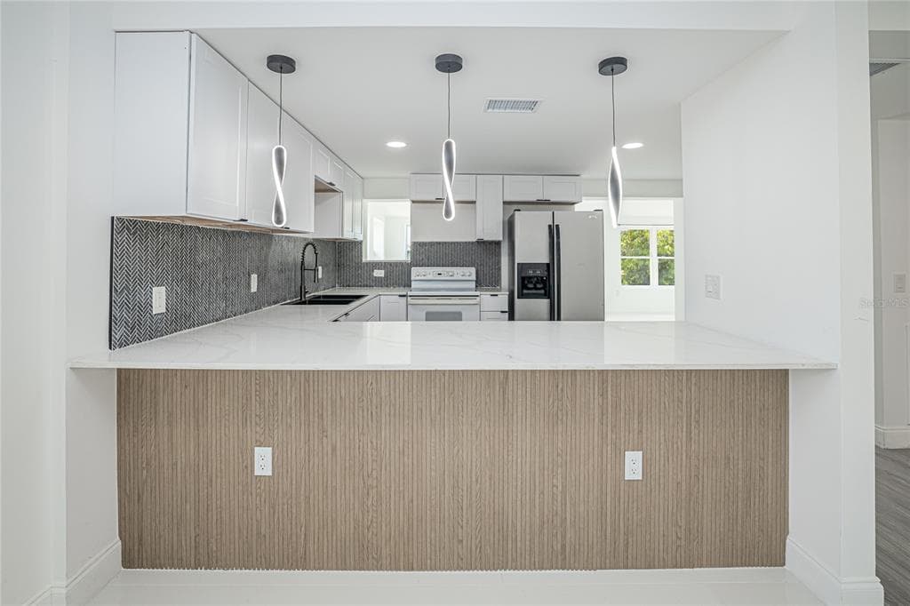 203 WATERWAY CIRCLE NE photo 8