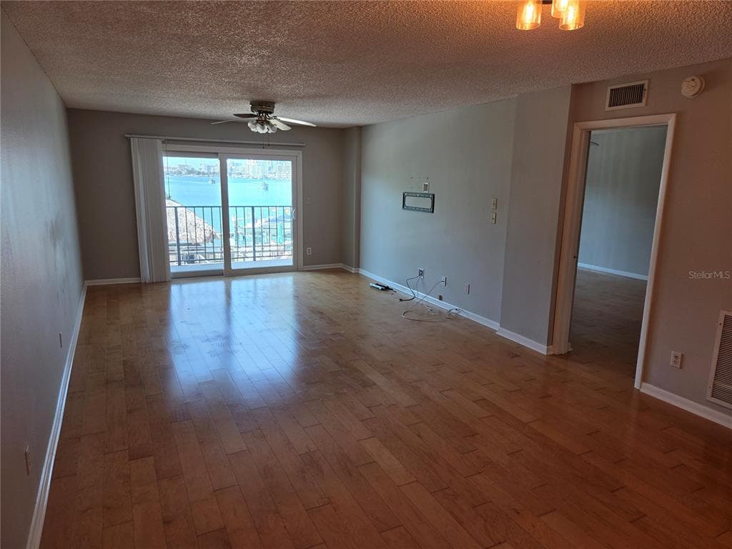650 ISLAND WAY 202 photo 7