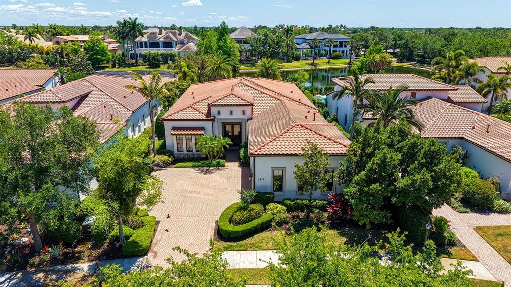 7975 MATERA COURT photo 10