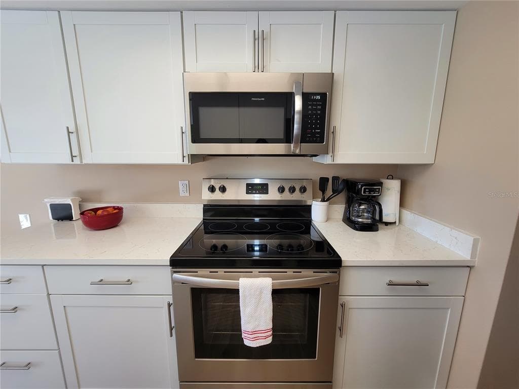 4815 SORRENTO COURT photo 15