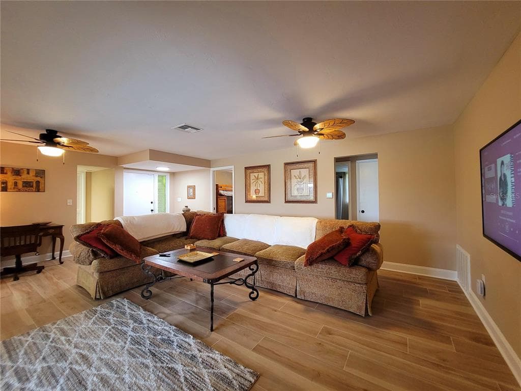 4815 SORRENTO COURT photo 11