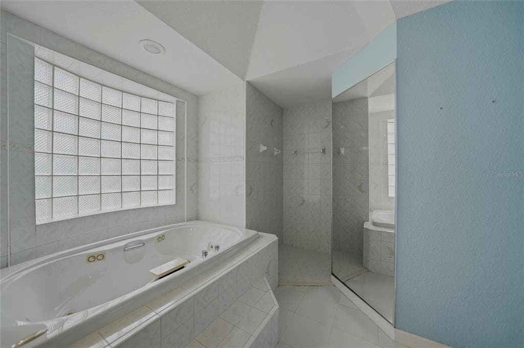 632 MONACO DRIVE photo 19
