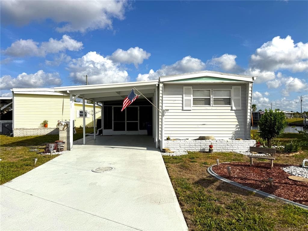 527 BLACKBURN BOULEVARD photo 20