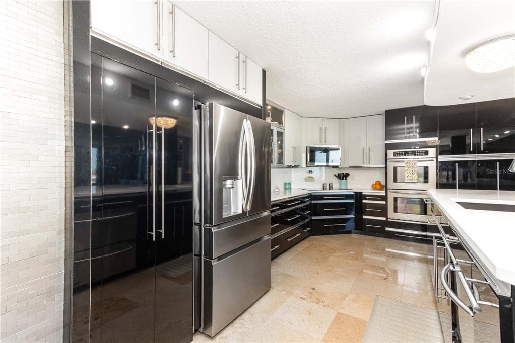 736 ISLAND WAY 804 photo 17