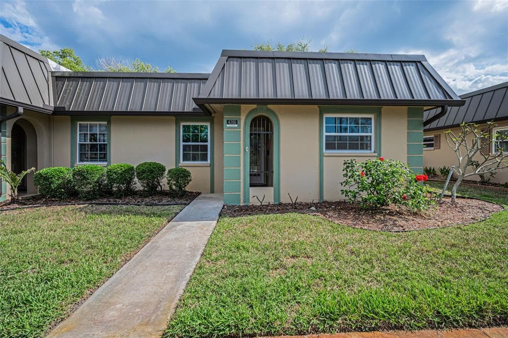 4200 HAMPTON DRIVE photo 1
