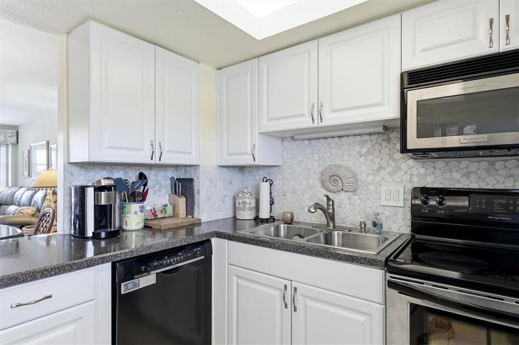 1215 S PORTOFINO DRIVE 406 photo 16