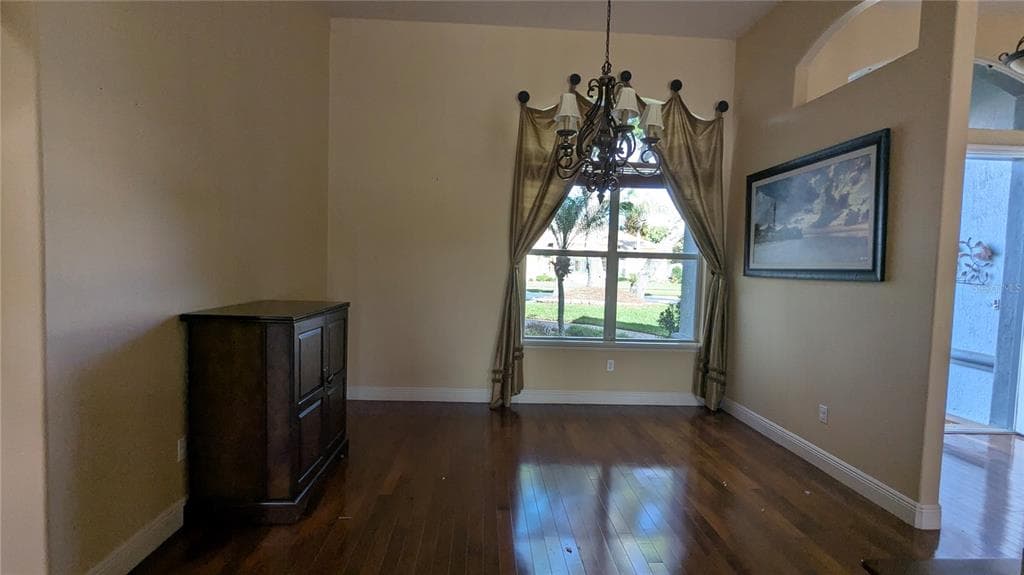112 HALLSTROM COURT photo 11