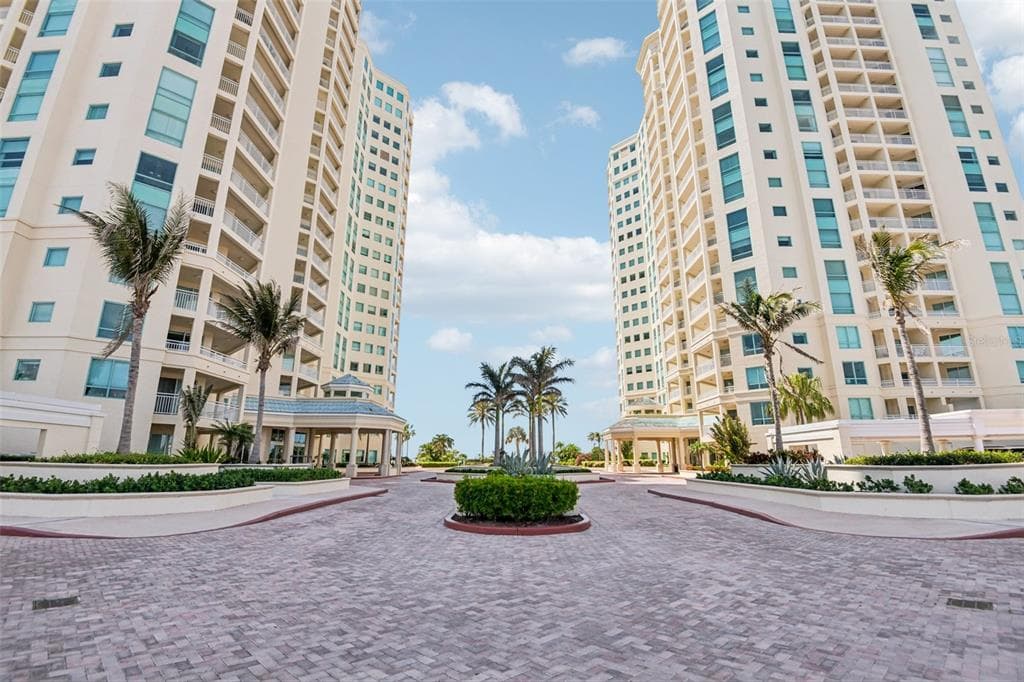 1180 GULF BOULEVARD 101 photo 1