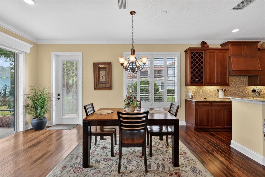 8041 SAINT JAMES WAY photo 12