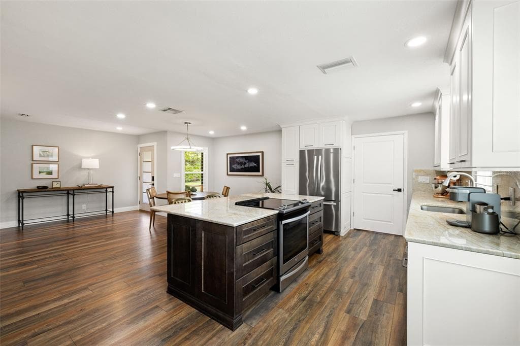 18520 WAYNE ROAD photo 13