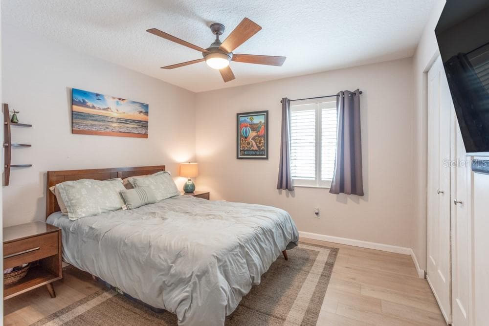 33 BEDFORD DRIVE photo 20