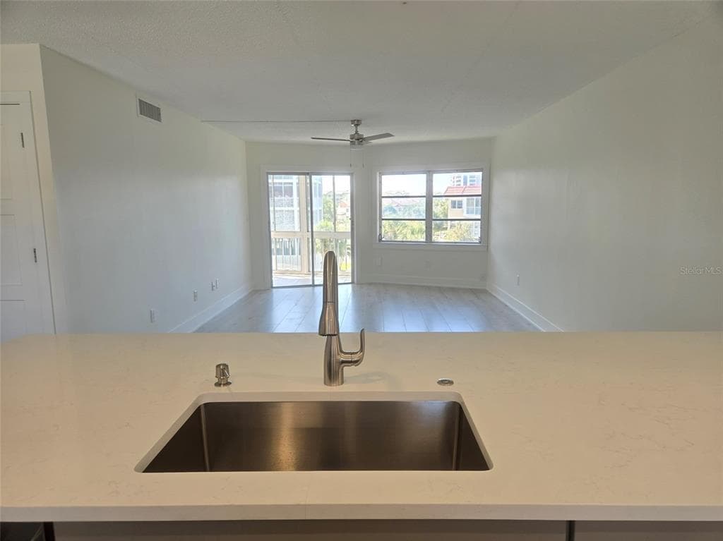 1300 N PORTOFINO DRIVE 406 photo 11