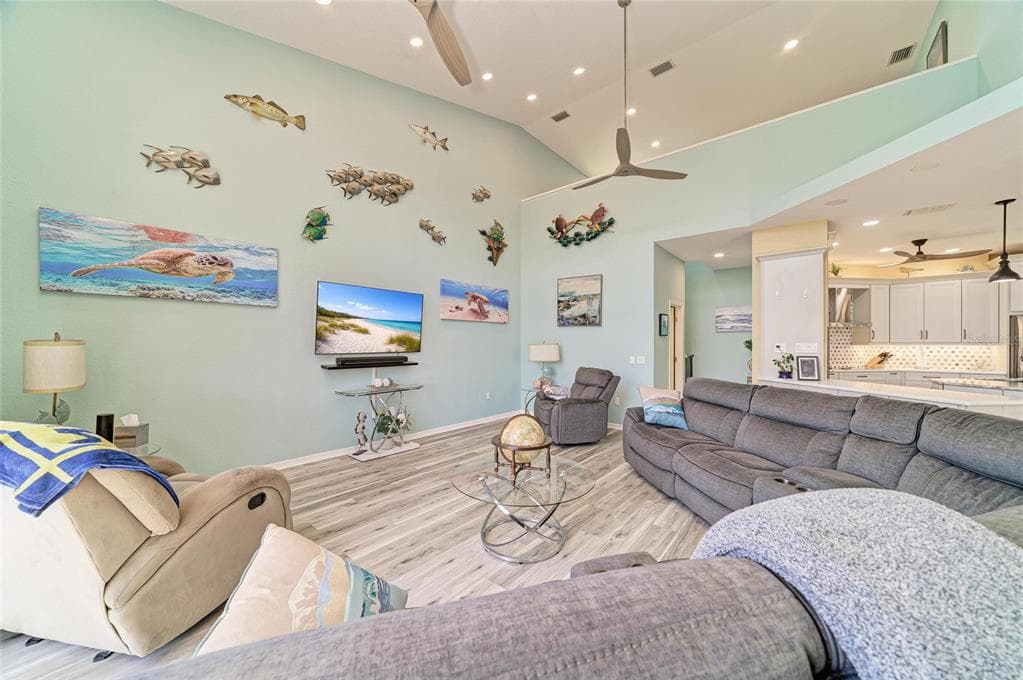 524 LA CARUNA COURT photo 19