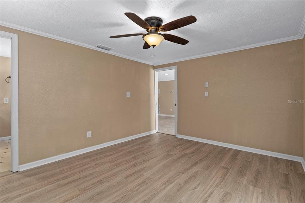 13804 MALCOLM AVENUE photo 23