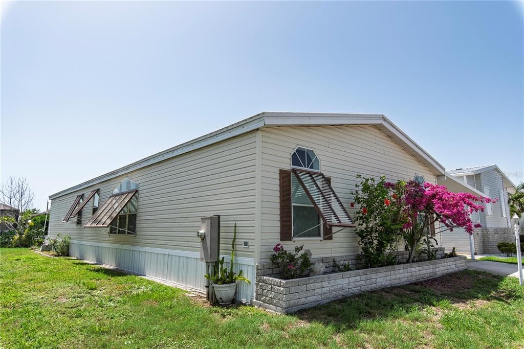 44 WINDMILL BOULEVARD photo 25