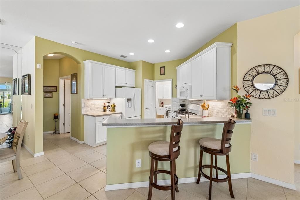 2011 SIFIELD GREENS WAY 71 photo 17