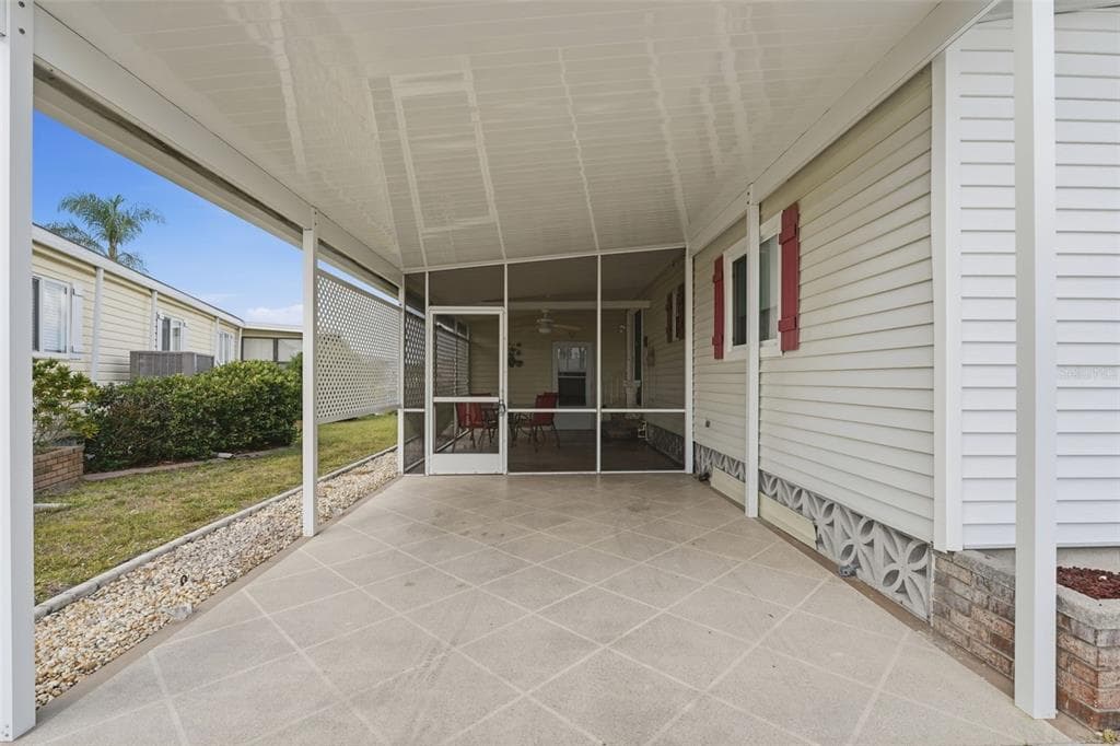 118 MARTINIQUE ROAD photo 11