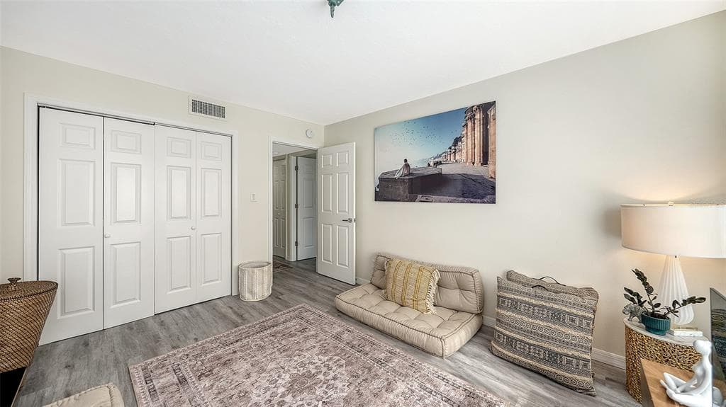 1100 IMPERIAL DRIVE 108 photo 19