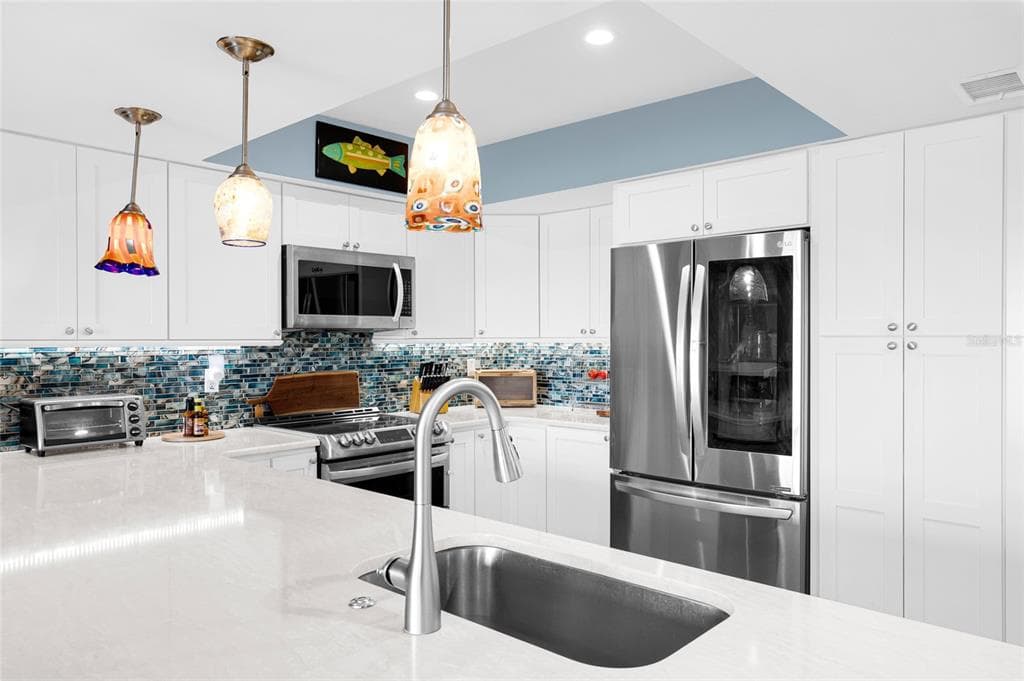 121 LAGOON COURT photo 14